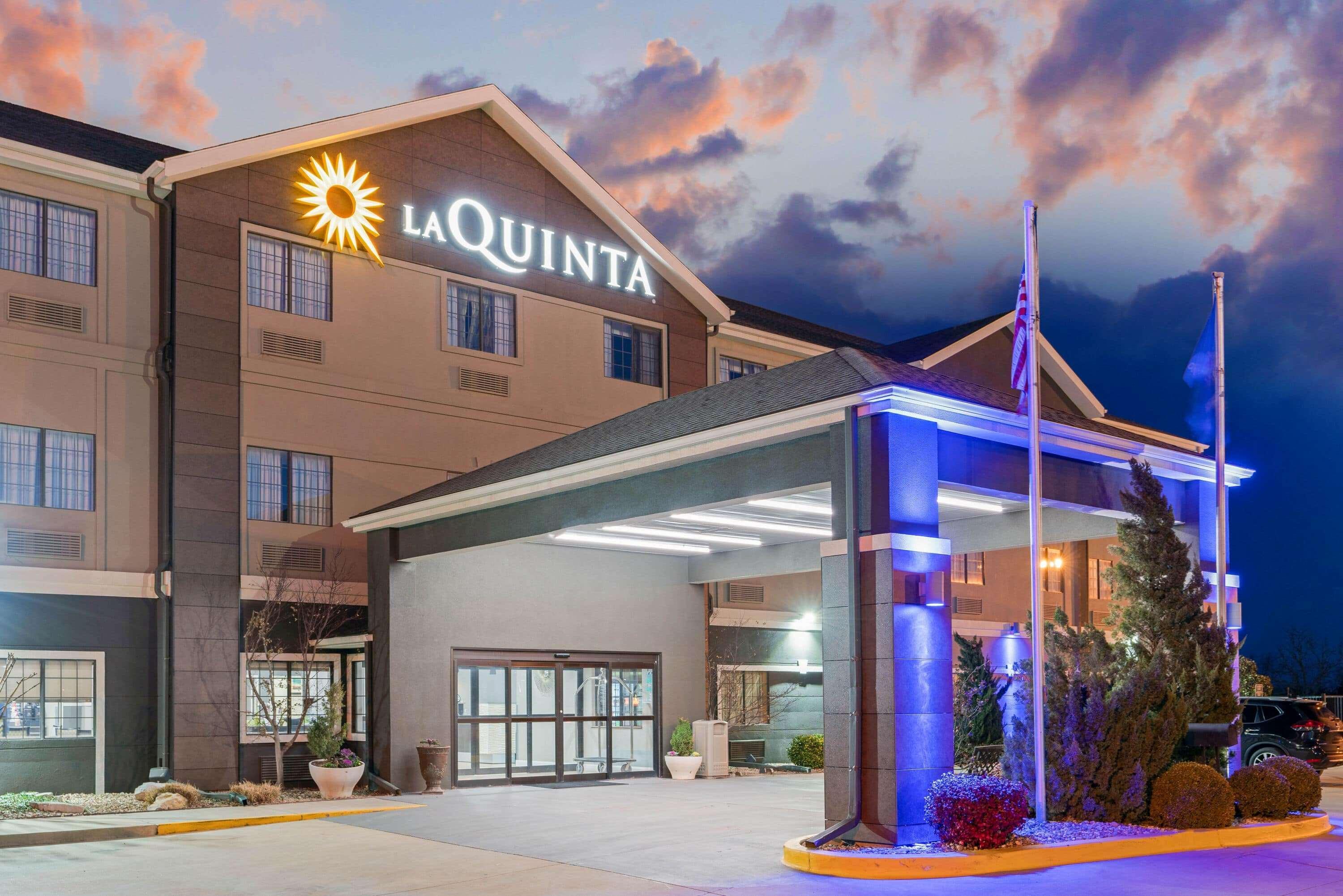 Готель La Quinta By Wyndham Ada Екстер'єр фото